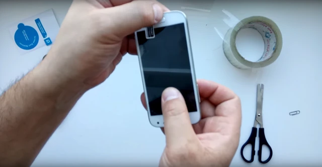 Как клеить пленку на телефон 5