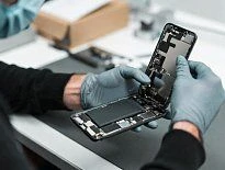 Замена аккумулятора iPhone: стоит ли переносить оригинальный контроллер